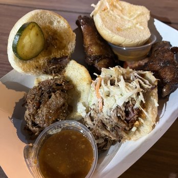 Federalist Pig - Pulled pork sandwich and brisket sandwich - Barbeque Near Me - Washington, DC, District of Columbia Federalist Pig - Pulled pork sandwich and brisket sandwich - Barbeque Near Me - Washington, DC, District of Columbia
