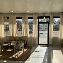 Brush Nails - Front desk