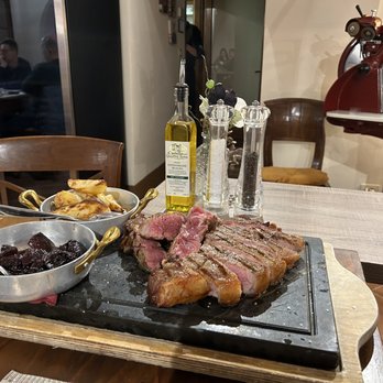 Le Pietre Vive - Florentine Steak - Italian Near Me - Castelnuovo Berardenga, SI
