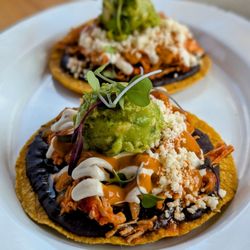 Cielo Rojo - Come to mama, chicken tinga tostada!
