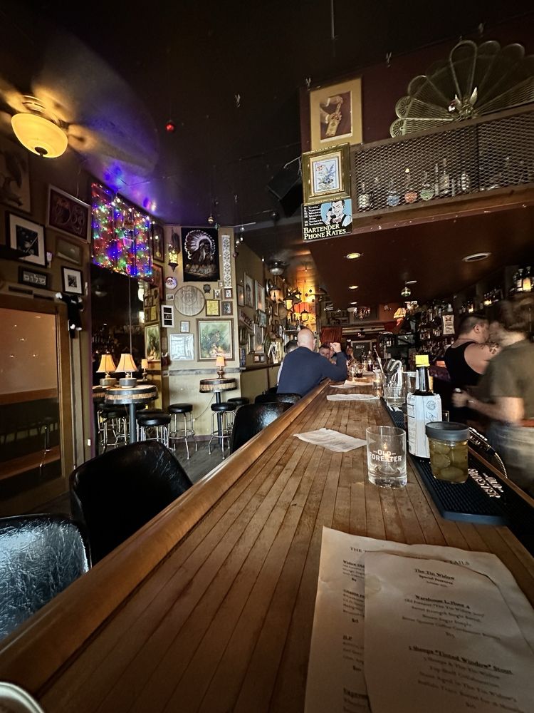 Social spots from The Tin Widow