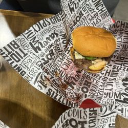 Crazy Ds Hot Chicken - Smash burger