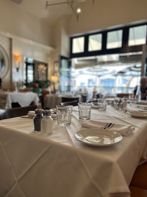 Porta Via Beverly Hills by null