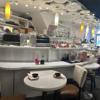 Friends Sushi - Interior - Sushi Bars Near Me - Chicago, Illinois