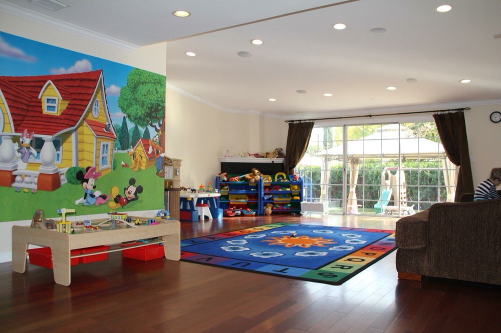 Mishutka Daycare  - childcare center in Tarzana, CA