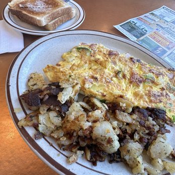 Station Coffee Shop - Western omelet with Swiss cheese - Diners Near Me - sound Beach, New York