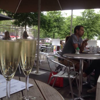 Corto - Serieuze bokalen cava ^^ - Bistros Near Me - Antwerp, VAN