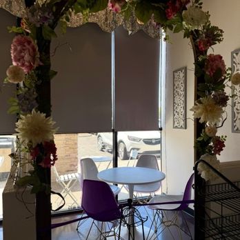 Avec Amoore - Private cake tasting area. - Gluten-Free Near Me - Gilbert, Arizona