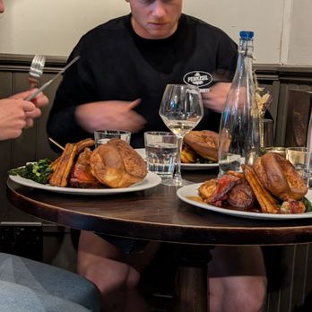 The Sheep Heid Inn - Various roasts on the next table over - Pubs Near Me - Edinburgh, EDH
