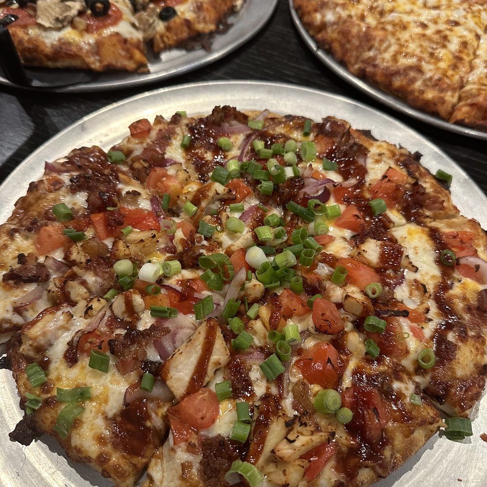 Round Table Pizza - bbq chicken pizza - Pizza Near Me - Huntington Beach, California Round Table Pizza - bbq chicken pizza - Pizza Near Me - Huntington Beach, California