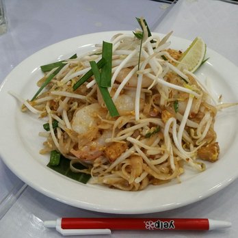 Unchai Thai Restaurant - Thai Near Me - Vancouver, British Columbia