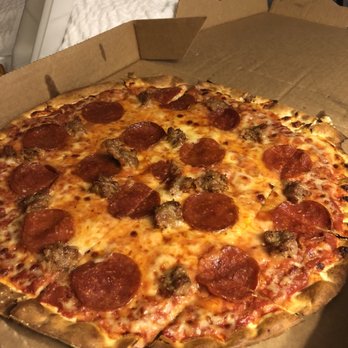 Pizza Villa - Sure, it's thin crust. But that doesn't mean it has to taste blah. - Pizza Near Me - Wisconsin Dells, Wisconsin Pizza Villa - Sure, it's thin crust. But that doesn't mean it has to taste blah. - Pizza Near Me - Wisconsin Dells, Wisconsin