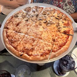Sandtrap Bar and Grill - Pizza