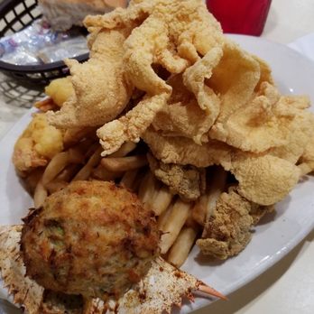 Middendorf's - Manchac - Fried seafood platter. Look at all that catfish. - Seafood Near Me - Akers, Louisiana Middendorf's - Manchac - Fried seafood platter. Look at all that catfish. - Seafood Near Me - Akers, Louisiana