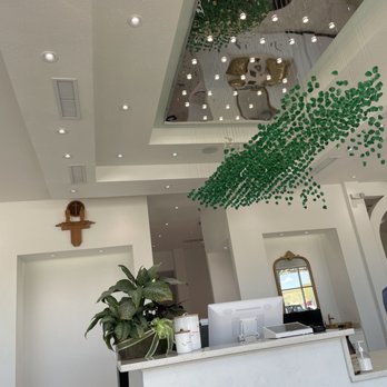 DVine Nail Bar - Nail Salons Near Me - El Paso, Texas