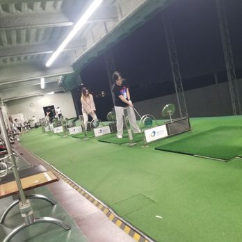 Aroma Golf Range - Deck 6 - Golf Near Me - Los Angeles, California