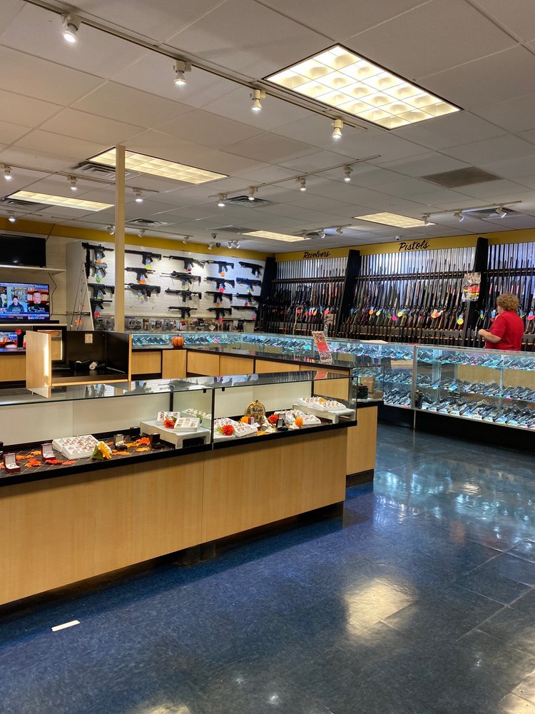 WADE’S JEWELRY & PAWN Updated September 2024 3525 McFarland Blvd E