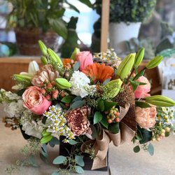 The Little Flower Shop - FLoral arrangement