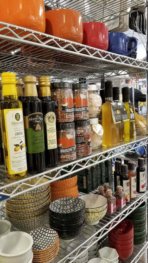 THE BERRY PATCH , KITCHEN STORE Updated August 2024 104 Winslow Way