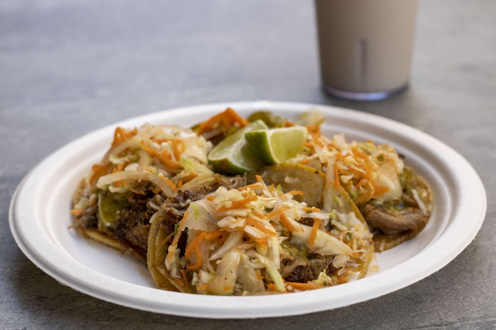 Food from Comelones Tacos