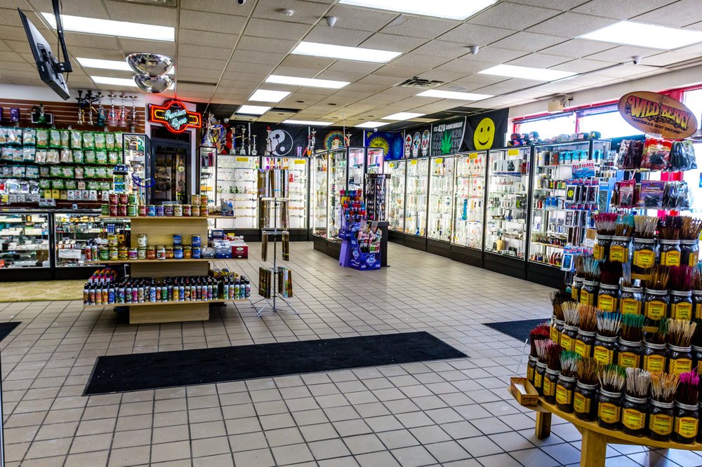 SARAH’S TOBACCO SHOP Updated September 2024 13 Reviews 4329