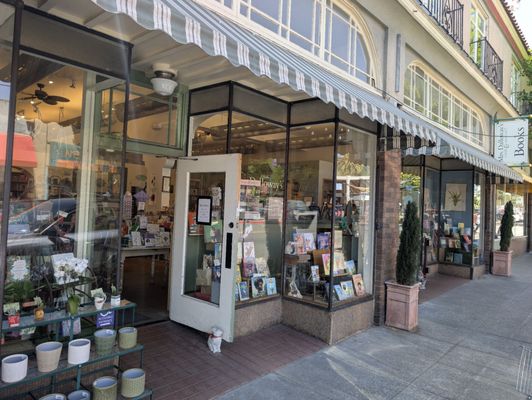 Mrs Dalloway's by null