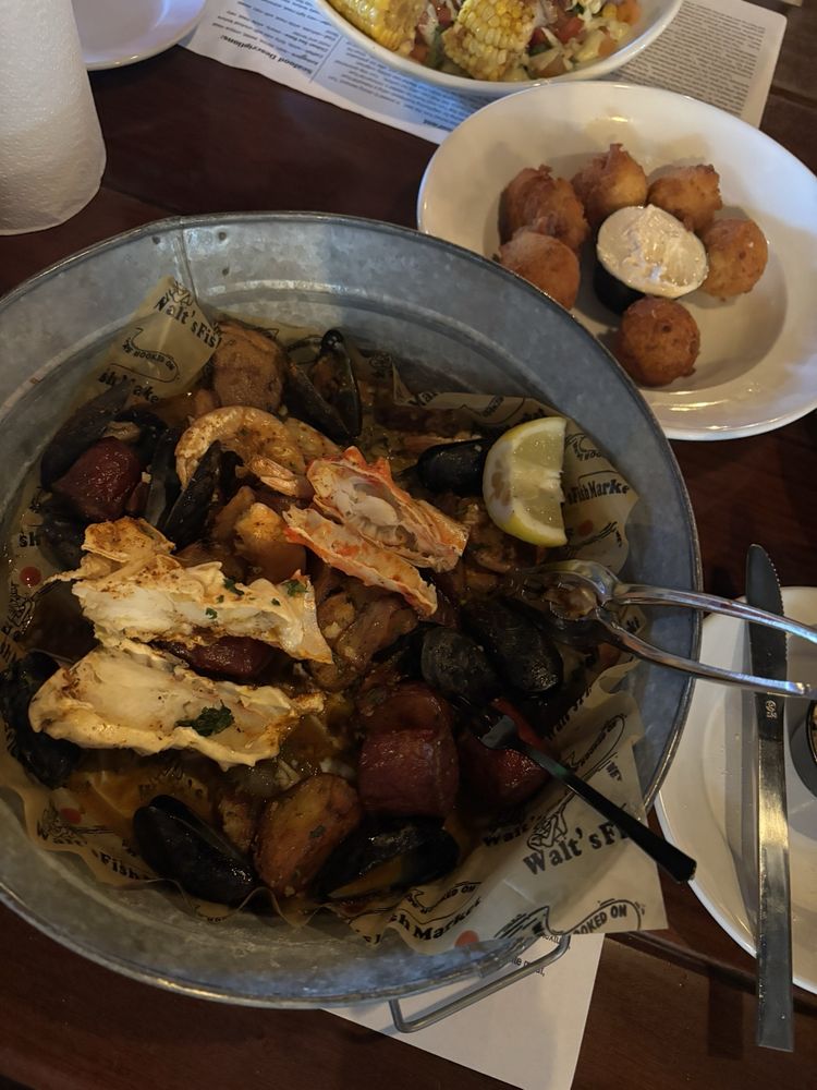 Walt's Fish Market & Restaurant South