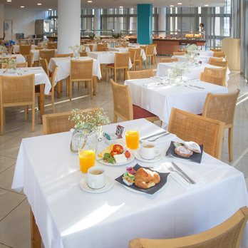 Don Pablo - Mesa del comedor - Hotels Near Me - Playa de Gandía, V