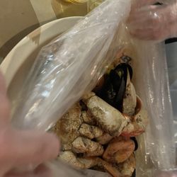 Pier 88 Boiling Seafood & Bar - C4 Dungeness