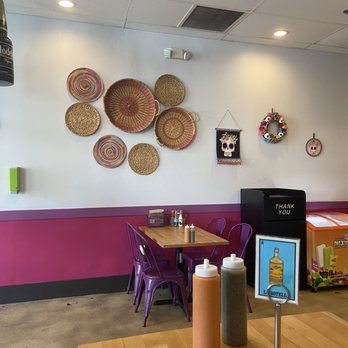 Bien Chido - Interior eating area - Mexican Near Me - Plantation, Florida Bien Chido - Interior eating area - Mexican Near Me - Plantation, Florida