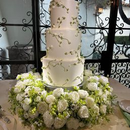 6-8-10 inch wedding cake