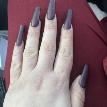 Oasis Nails & Spa - Pinky nail and pointer longer and different shape - Nail Salons Near Me - Everett, Washington Oasis Nails & Spa - Pinky nail and pointer longer and different shape - Nail Salons Near Me - Everett, Washington