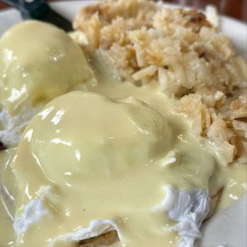 Maxine's Cafe - Eggs, Benedict - Breakfast & Brunch Near Me - Los Angeles, California Maxine's Cafe - Eggs, Benedict - Breakfast & Brunch Near Me - Los Angeles, California
