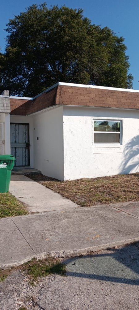 Slide of Deras Roofing & Remodelacio