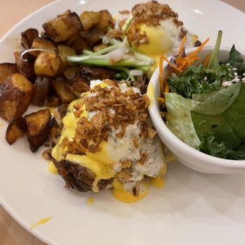 Lady Marmalade - Braised beef Benny - Breakfast & Brunch Near Me - Toronto, Ontario