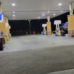 ampm - Air machine is very far away from the store