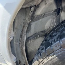 Auto Resources I - Missing the inner liner for the wheel well