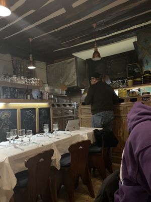 Aux Anysetiers du Roy by null