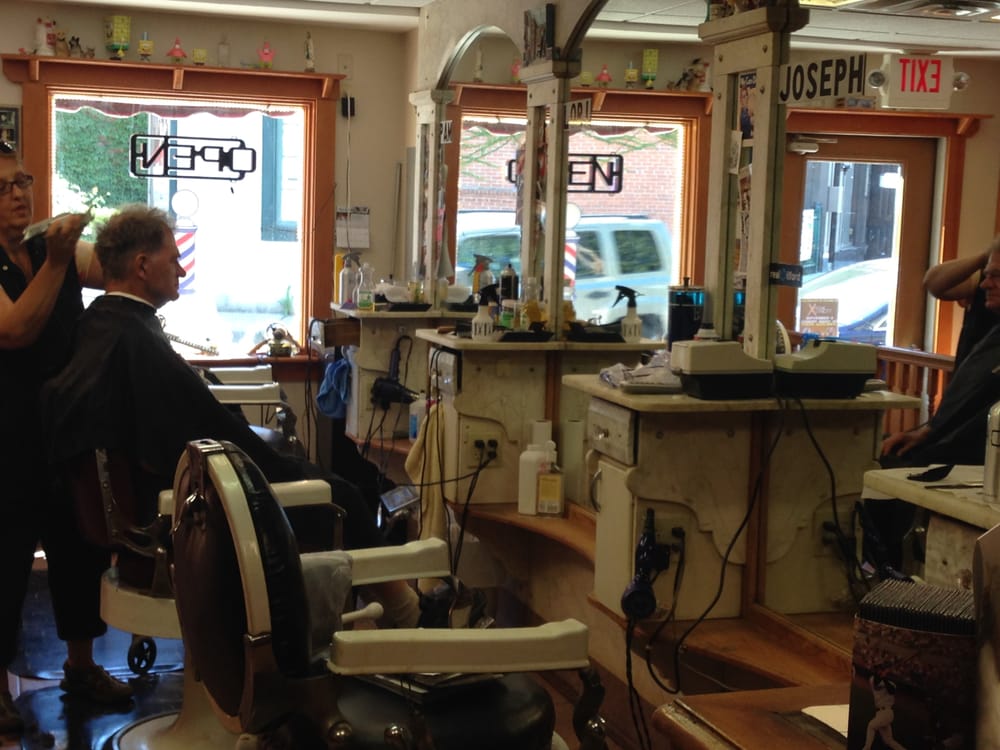 Frankies Barber Shop, Connecticut Roadtrippers