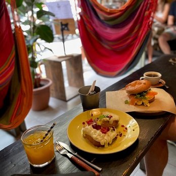 Hammock Juice Station - Breakfast & Brunch Near Me - Barcelona, B Hammock Juice Station - Breakfast & Brunch Near Me - Barcelona, B