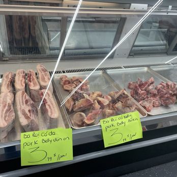 Vina Market - Meat counter - Fruits & Veggies Near Me - Melbourne, Florida Vina Market - Meat counter - Fruits & Veggies Near Me - Melbourne, Florida