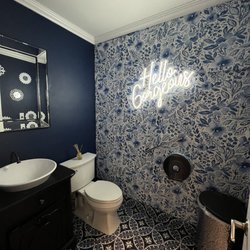 Salon 121