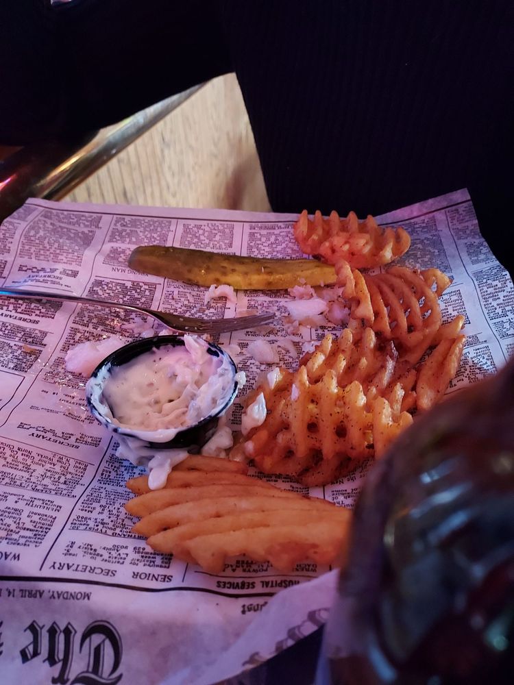 Food from Wellington's Pub & Grill