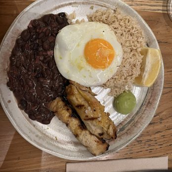 Selllva - Roast chicken with brown rice, black beans, and egg - Restaurants Near Me - Lisbon, 11