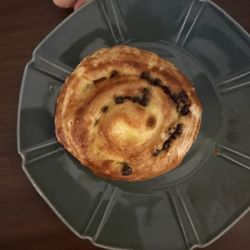 Café Zernó - Chocolate croissant