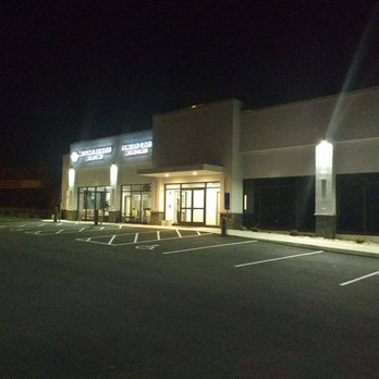 Medcare Express - Front of building - Urgent Care Near Me - Newington, Connecticut Medcare Express - Front of building - Urgent Care Near Me - Newington, Connecticut