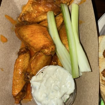 Barracuda Taphouse & Grill - Bars Near Me - Coconut Grove, Florida