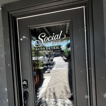 Social Auto Detail - It's Saturday at 10 AM and according to this sign this place should be open - Car Wash Near Me - Altadena, California Social Auto Detail - It's Saturday at 10 AM and according to this sign this place should be open - Car Wash Near Me - Altadena, California