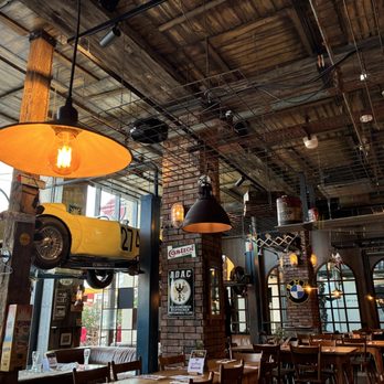 Motorworld München - Restaurant interior - Car Dealers Near Me - Munich, BY