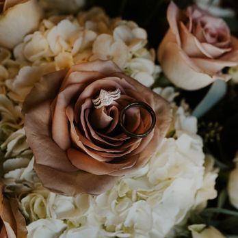 Christine's Floral Designs - Florists Near Me - Santee, California